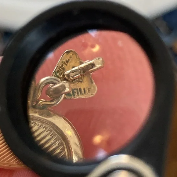 Vintage 12K Gold-Filled Floral Heart Locket - Picture 5 of 11